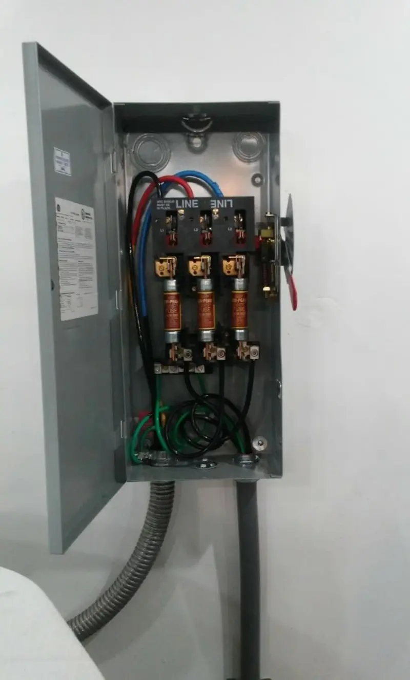 Three-phase disconnect switch installed for Smoke Detector Installation in Hollymead